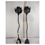 Weighted metal flowers