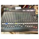 Yamaha MC1602 mixer/soundboard