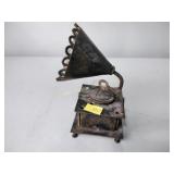 Metal phonograph trinket box