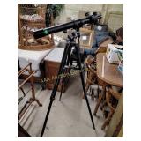 Bushnell telescope 565 on tripod