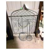 Wire garden trellis/plant holder