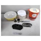 Toastmasters ice crusher vintage, Pyrex mixing