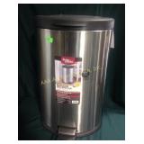 Better Homes stainless steel oval step can