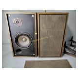 Marantz Imperial 6 speakers, one with loose cover