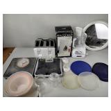 Tupperware 4 bowls with lid, toaster works,