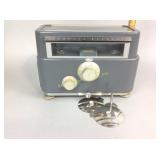 Torsion balance scale, missing one tray