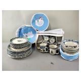 Folkcraft Holiday-themed dining set for 8