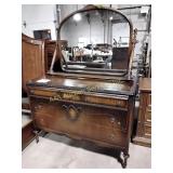 Dresser with mirror, 50 x 23, 36, scratches. Wear