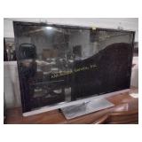 Toshiba 48in flat screen TV, damage to screen, no