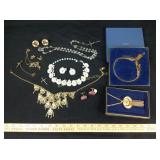 Costume jewelry incl. Avon, cufflinks, crystal