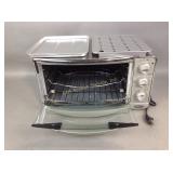 Oster toaster oven and convection oven appears to