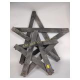 Wooden star outside house decor (2)