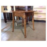 Wooden end table - some finish wear. 24.5"h x