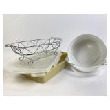 Kitchen ware, Pyrex 2 quart baking dish, Hamilton