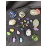 Easter egg decorations, eggs of variety of sizes