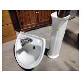 Pedestal sink