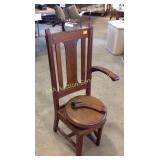 Vintage photography chair with swivel seat, arm