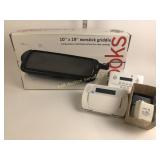 Cooks 10 in by 19-in nonstick griddle, home