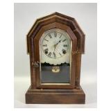 Vintage wooden mantle clock