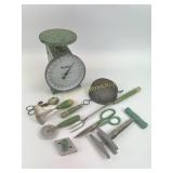 Vintage green handled kitchen utensils (chippy),