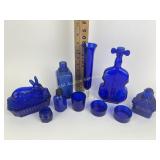 Cobalt blue glassware incl. rabbit on nest