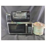 Vintage crockpot, electric meat grinder, h