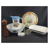 Cutlery, shakers, pepper mill, baking dishes,