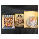 Vintage plastic dolls including a marcie doll