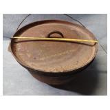 Cast iron skillet with lid, American Camper