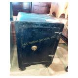 Vintage combination safe, opens and comes with