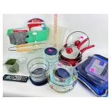 Square glass Pyrex casserole dish, with lid