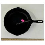 Cast iron skillet 10 inch.  Good condition made