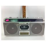 Realistic boombox model SCR  10 radio works
