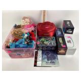 Various one piece trading cards. In Pokémon