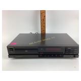 Technics SC  P102 CD player powers up.