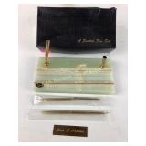 Onyx pen holder set missing a pen.