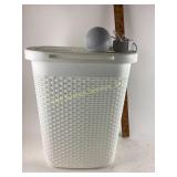 Amazon Alexa, model number B7W644. Turns on.