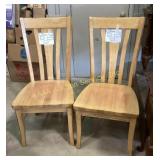 Two solid wood dining chairs CS elegance son.