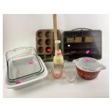 Pyrex brown with floral pattern and clear lid