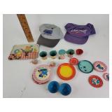 Childï¿½s toy tea set. Two baseball caps.