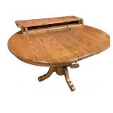 Oak dining table with 3 leaves - 30ï¿½H x 52ï¿½L x