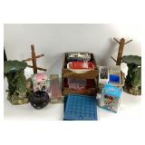 Pair of ceramic frog figures good condition.