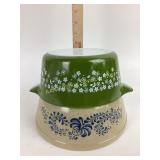 Pyrex avocado green with daisy bowl with handles.