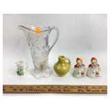 Dutch girls salt and pepper shakers. Niagara