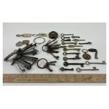 Old glory padlock, skeleton keys