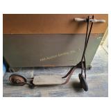 Metal scooter, rusty