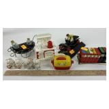 Novelty salt and pepper shakers. 3-D silhouette