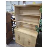 Hutch 62Hx35W17D
