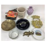 Brass pineapple trivet Brass flowable. Glass