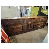 Lane wood dresser - 30ï¿½H x 78ï¿½L x 18ï¿½D